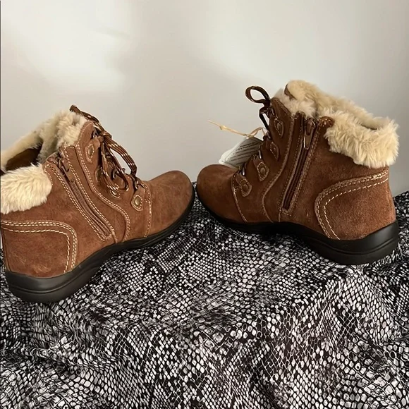 NWT EARTH ORIGINS Suede Crowley Brown Lace-Up/Zip Ankle Boots - Picture 5 of 8